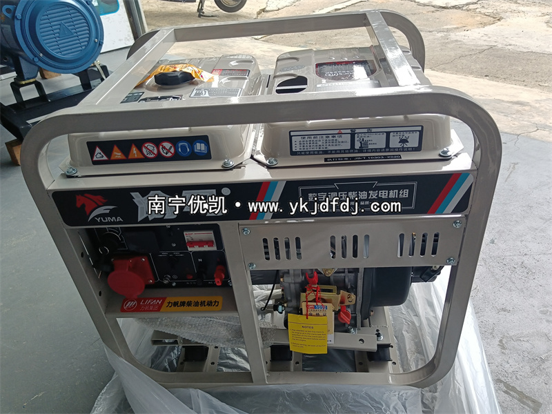 2022年8月18日，小型發(fā)電機8KW等功率柴油發(fā)電機組發(fā)貨南寧某工地