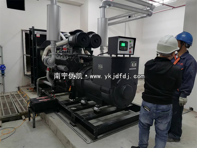 2023年11月17日，河池宜州項(xiàng)目550kw凱普柴油發(fā)電機(jī)組安裝調(diào)試