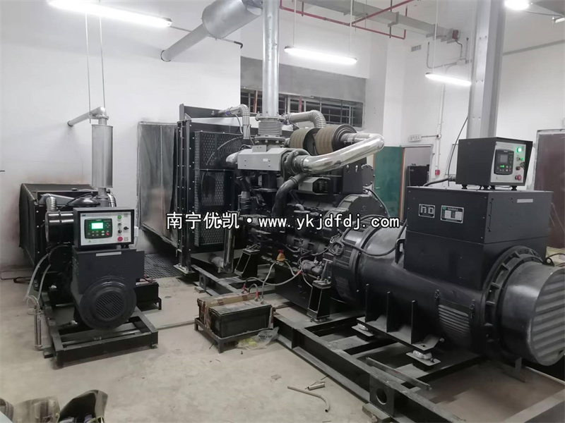 2024年1月25日，廣西融安項(xiàng)目100KW/800KW上柴發(fā)電機(jī)組到貨安裝