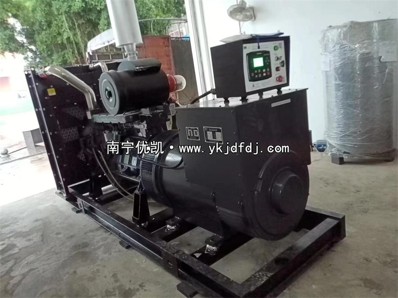 2024年3月14日，學(xué)校項(xiàng)目400kw凱普柴油發(fā)電機(jī)組安裝調(diào)試并通過(guò)驗(yàn)收