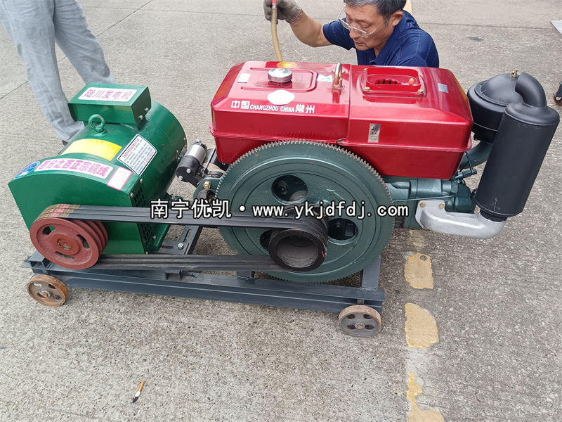 2024年5月16日，客戶到店自提一臺15KW單缸柴油發(fā)電機