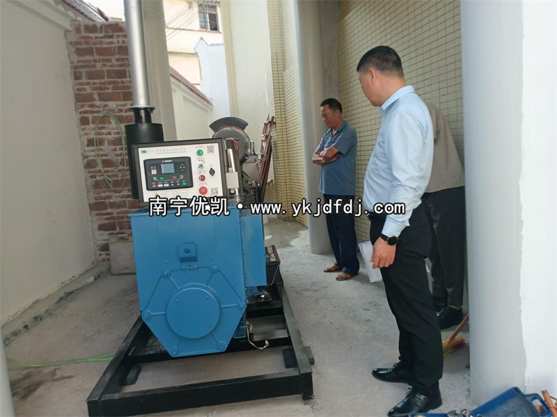 2024年10月30日，容縣項(xiàng)目200kw柴油發(fā)電機(jī)組到貨安裝調(diào)試