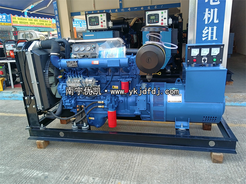 2024年12月30日，河池項(xiàng)目100kw柴油發(fā)電機(jī)組裝車發(fā)貨