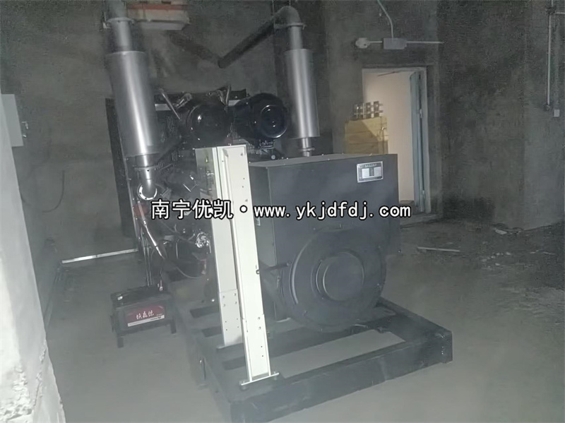 2024年3月25日，馬山高鐵站項(xiàng)目500kw凱普柴油發(fā)電機(jī)組安裝完成